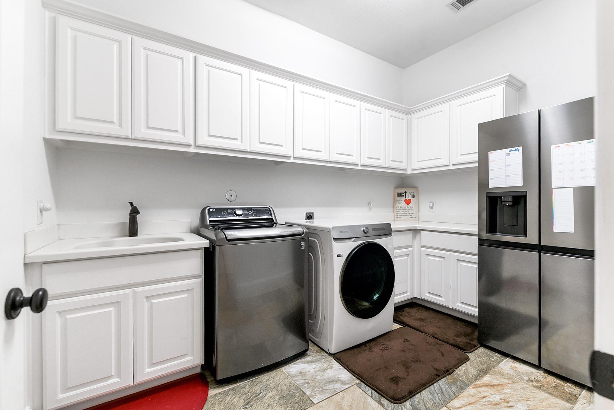 Katy, Texas, 77494, United States, 5 Bedrooms Bedrooms, ,5 BathroomsBathrooms,Residential,For Sale,1974664