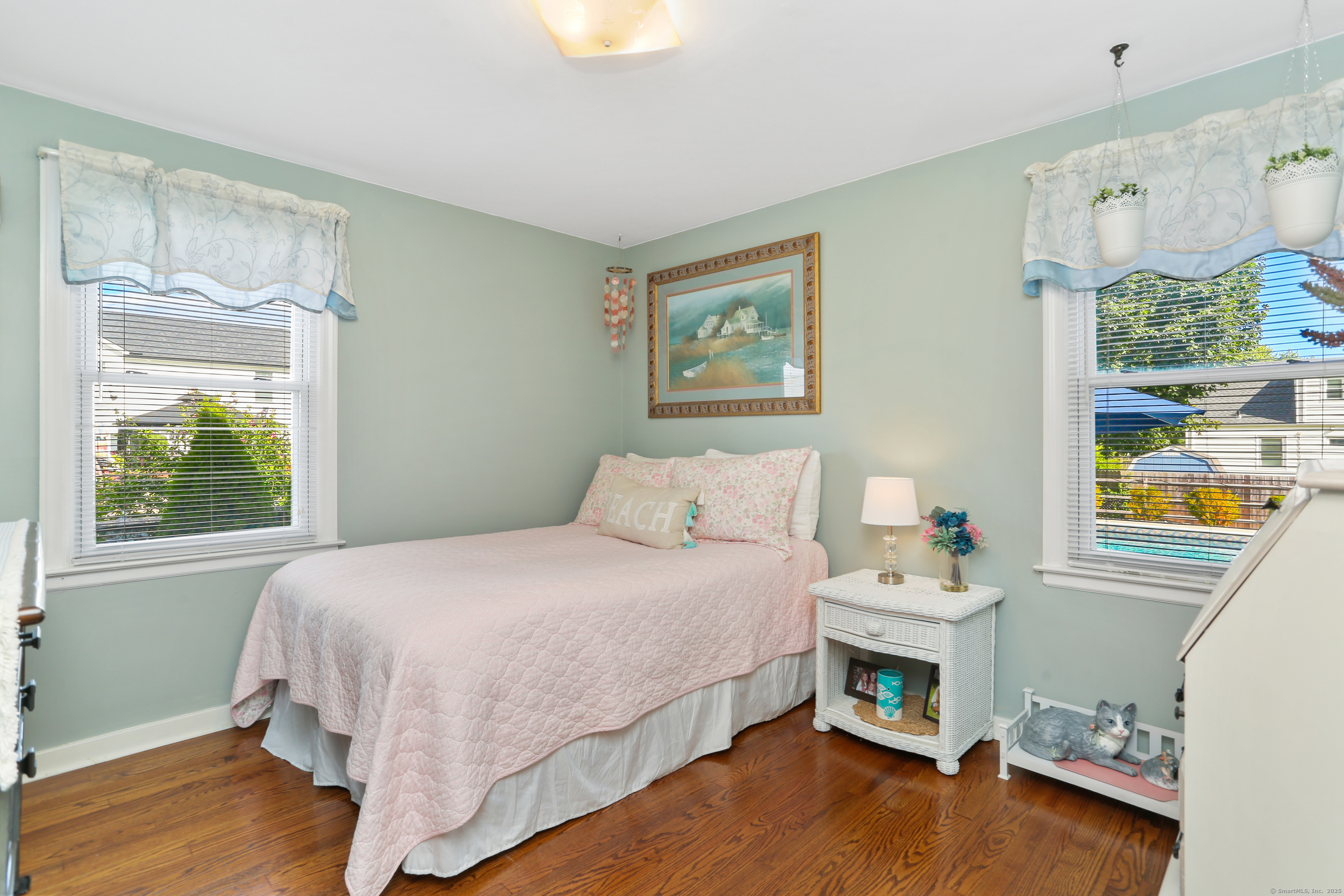Milford, Connecticut, 06460, United States, 3 Bedrooms Bedrooms, ,2 BathroomsBathrooms,Residential,For Sale,1933050