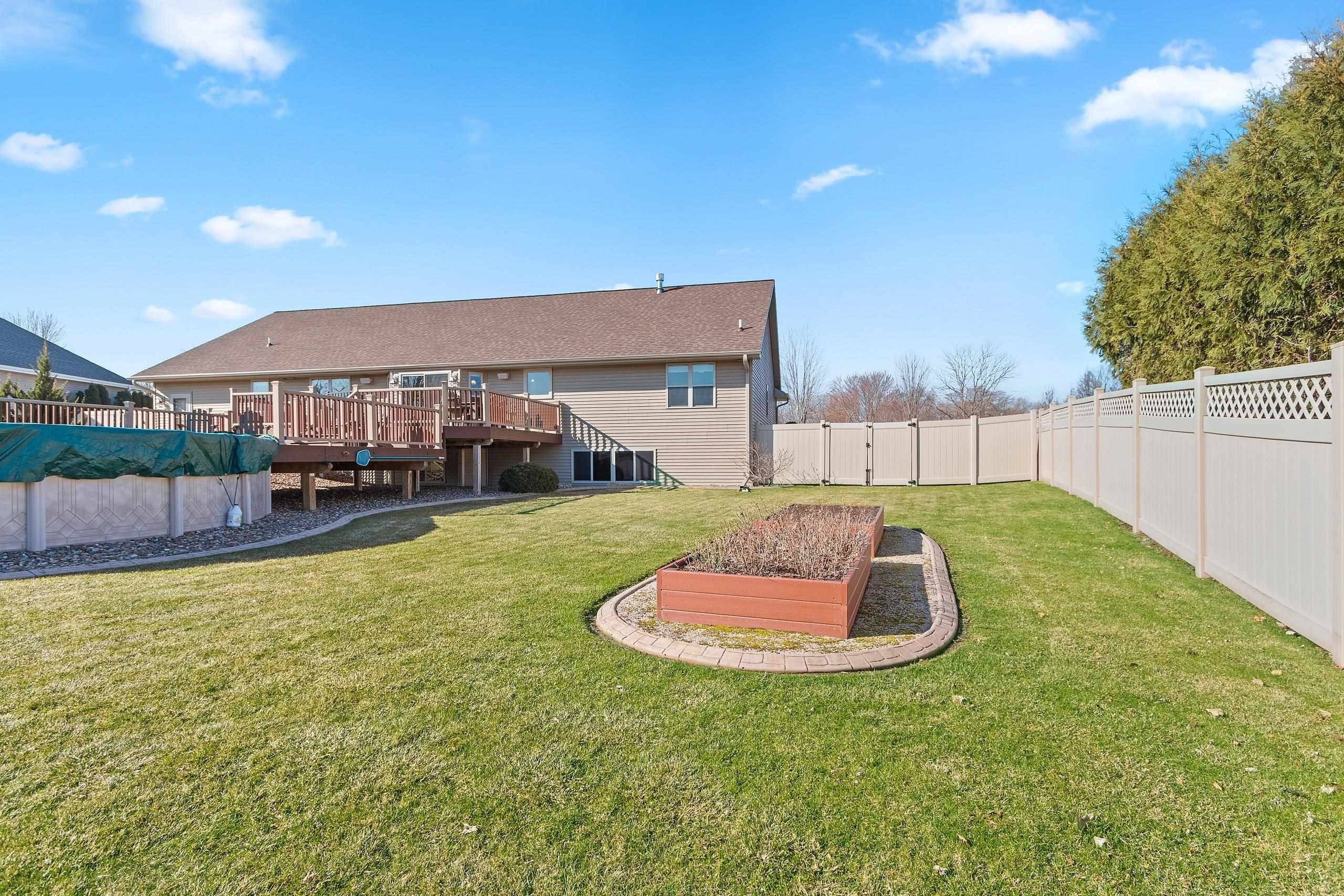DE PERE, Wisconsin, 54115, United States, 5 Bedrooms Bedrooms, ,4 BathroomsBathrooms,Residential,For Sale,2048678