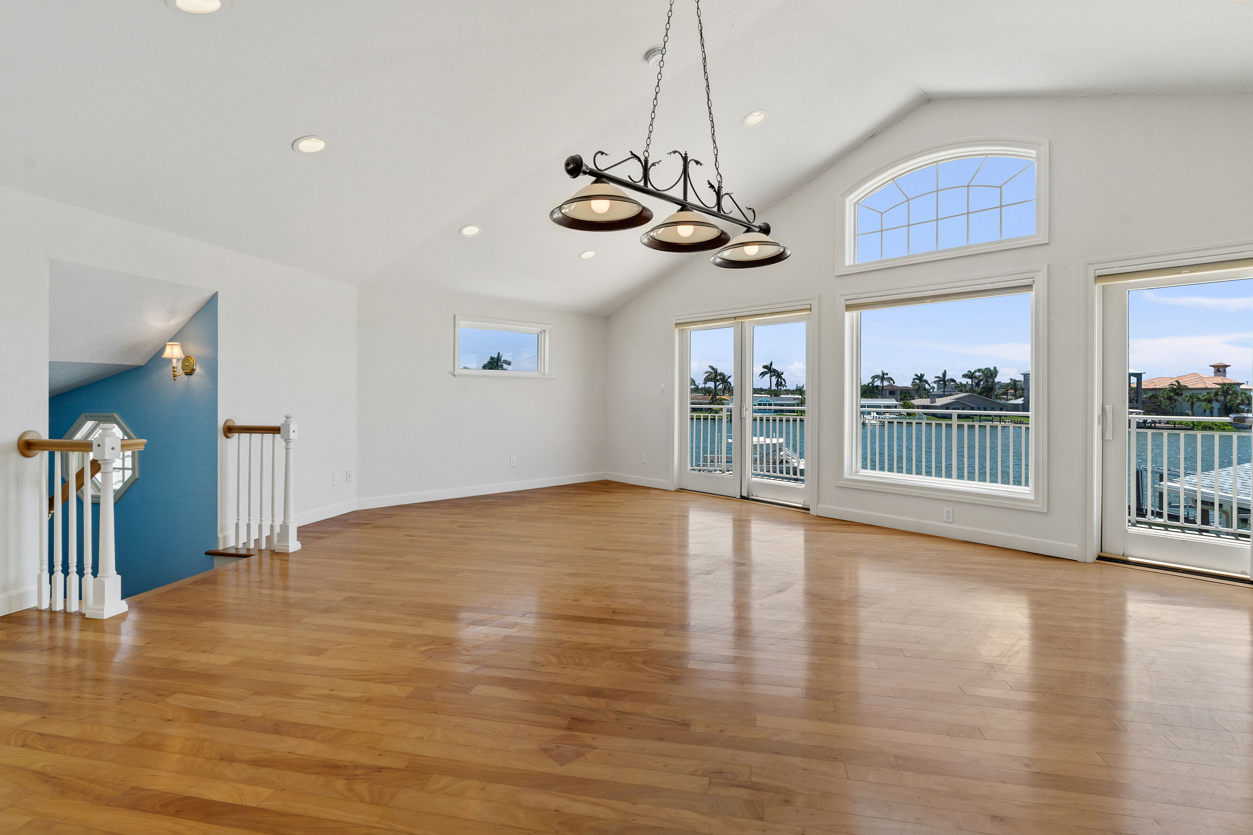 Seminole, Florida, 33772, United States, 3 Bedrooms Bedrooms, ,3 BathroomsBathrooms,Residential,For Sale,1900666