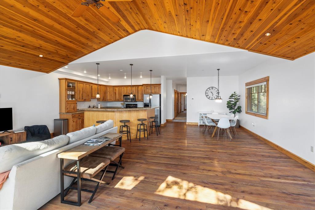 Lakeside, Montana, 59922, United States, 3 Bedrooms Bedrooms, ,2 BathroomsBathrooms,Residential,For Sale,2048351