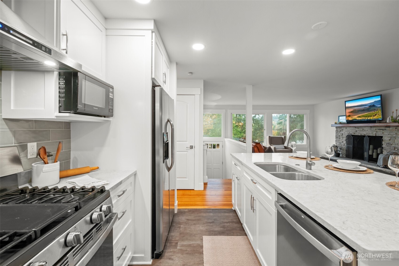 Des Moines, Washington, 98198, United States, 4 Bedrooms Bedrooms, ,2 BathroomsBathrooms,Residential,For Sale,1987867