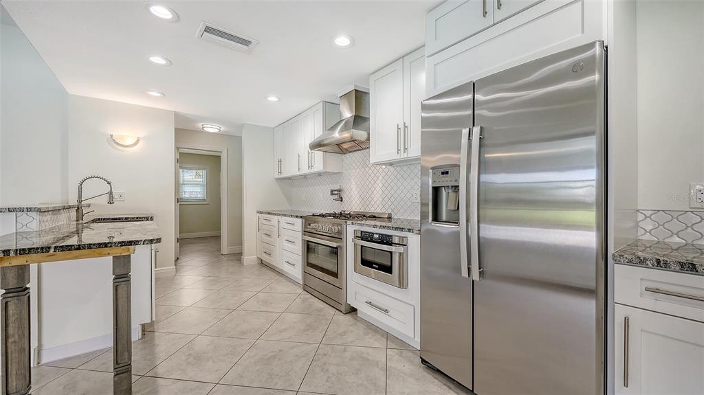 Sarasota, Florida, 34235, United States, 4 Bedrooms Bedrooms, ,3 BathroomsBathrooms,Residential,For Sale,1903701