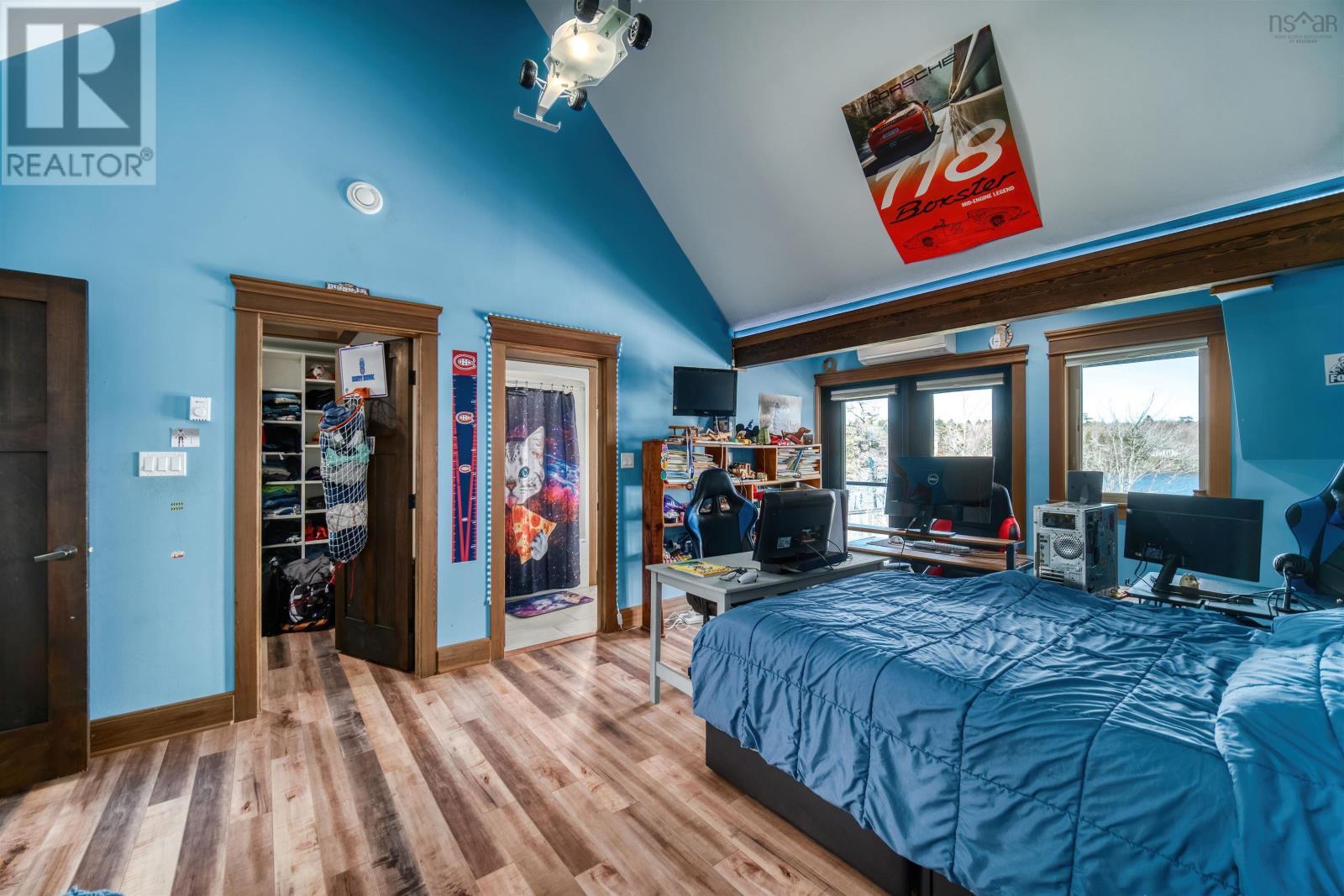 LAKE LOON, Nova Scotia, B2W 6C8, CA, 6 Bedrooms Bedrooms, ,6 BathroomsBathrooms,Residential,For Sale,1836689