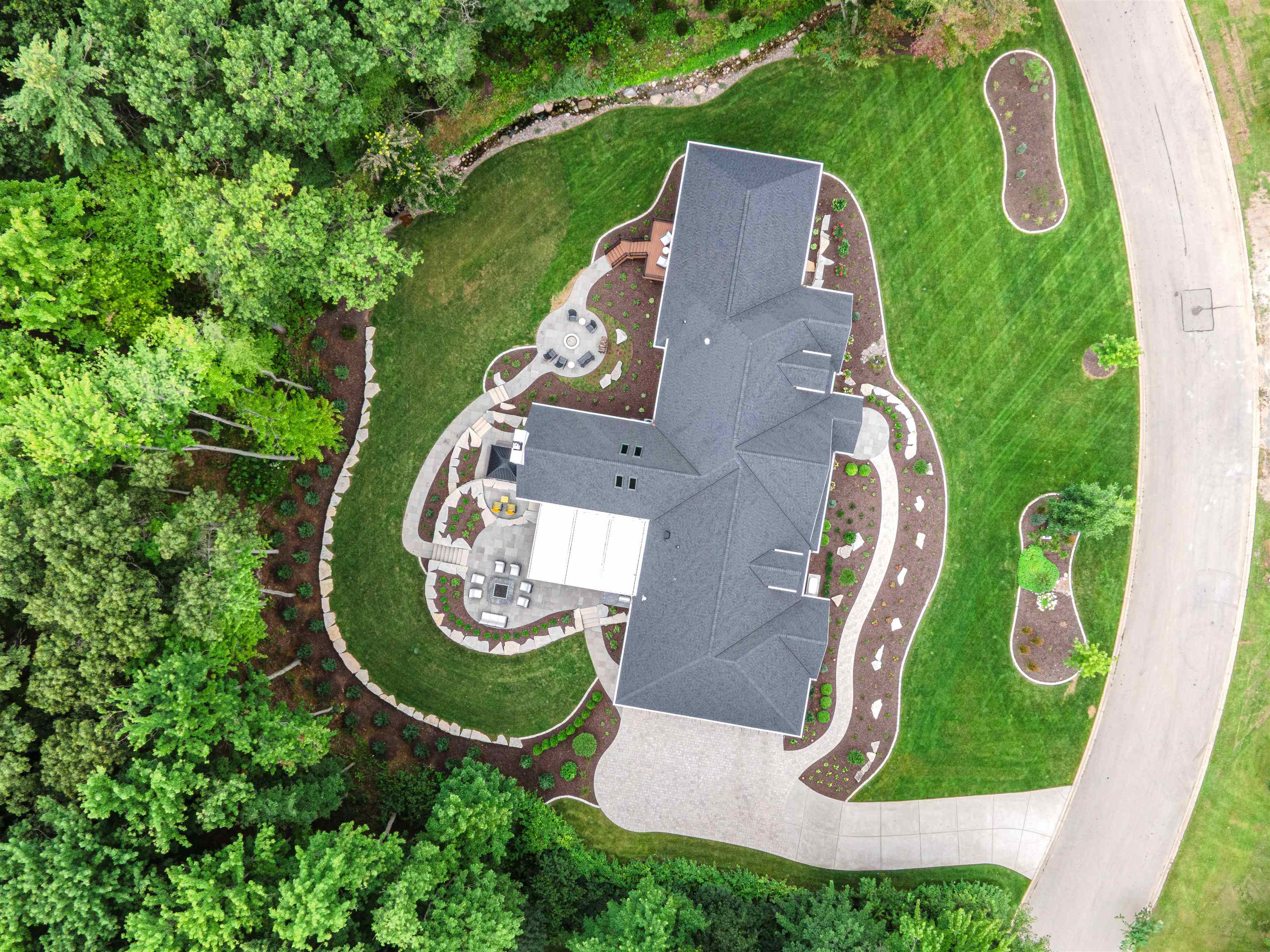 SUAMICO, Wisconsin, 54173, United States, 4 Bedrooms Bedrooms, ,5 BathroomsBathrooms,Residential,For Sale,1927412
