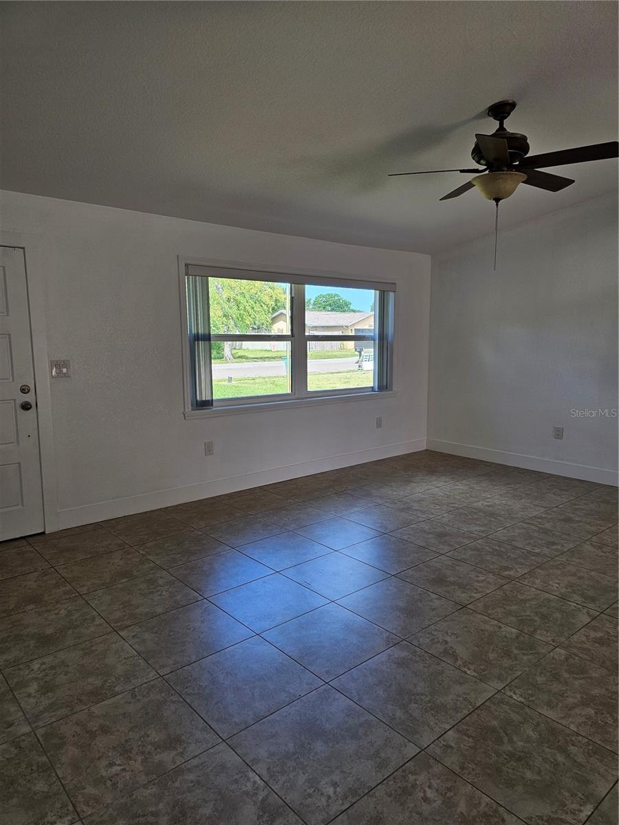 Largo, Florida, 33773, United States, 3 Bedrooms Bedrooms, ,2 BathroomsBathrooms,Residential,For Sale,1870302