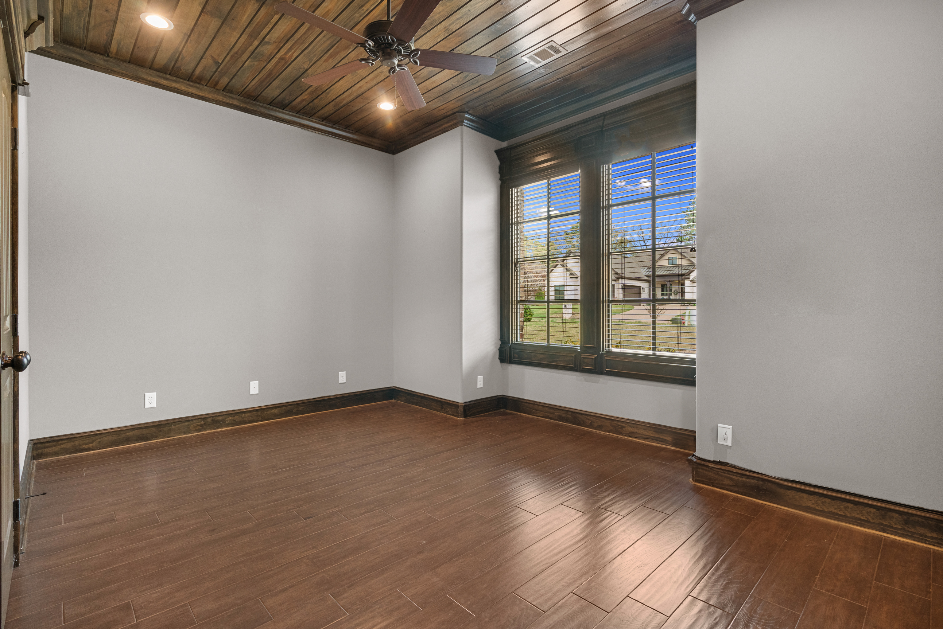 Hot Springs, Arkansas, 71901, United States, 4 Bedrooms Bedrooms, ,4 BathroomsBathrooms,Residential,For Sale,1760165