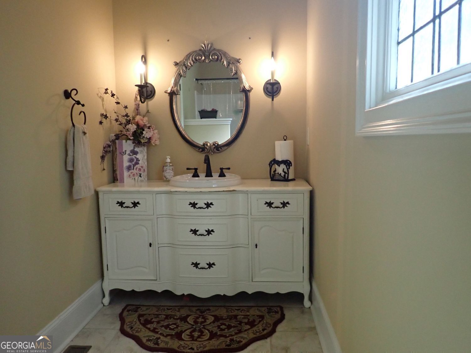 Barnesville, Georgia, 30204, United States, 2 Bedrooms Bedrooms, ,3 BathroomsBathrooms,Residential,For Sale,1910372
