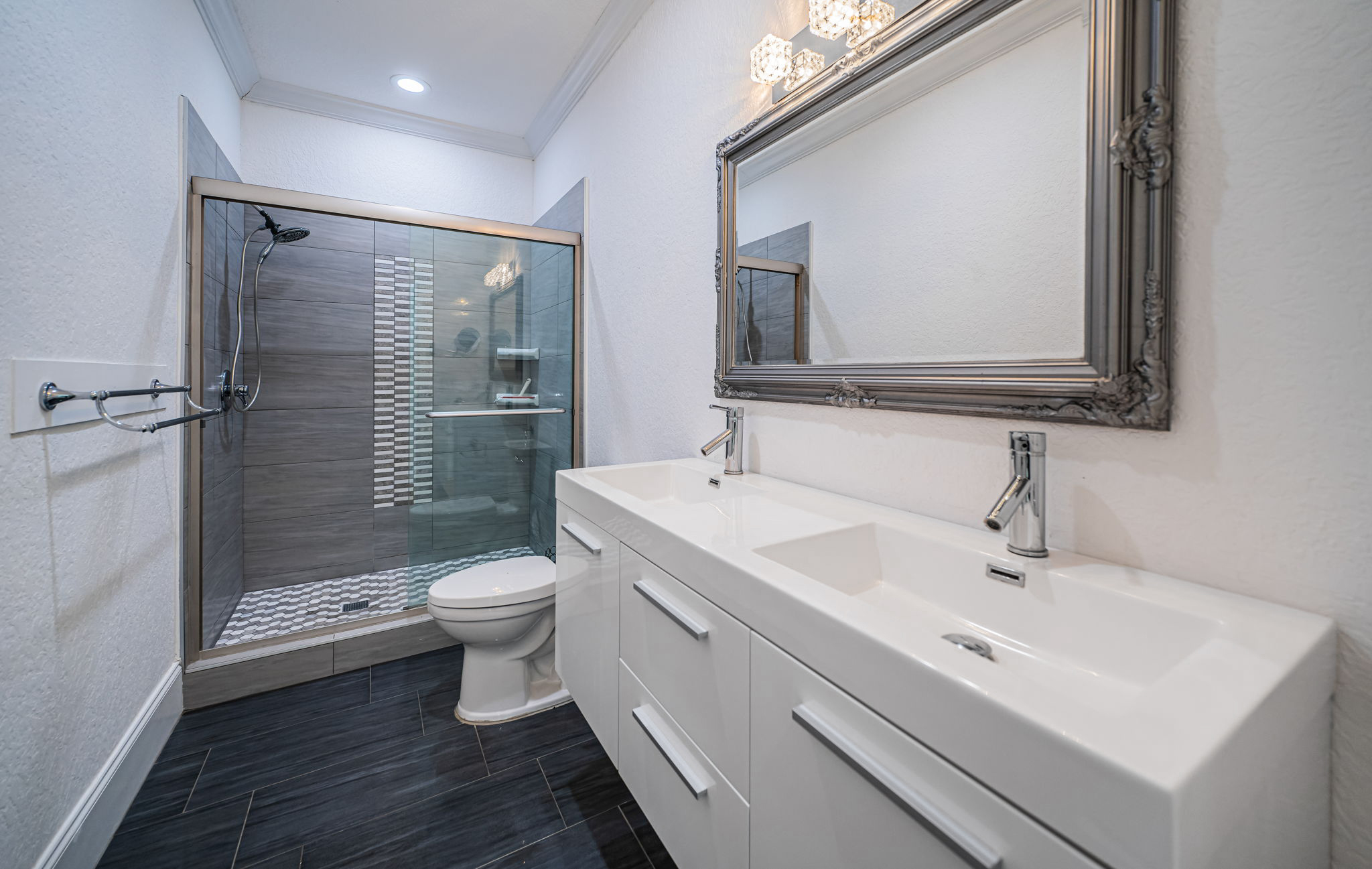 St Petersburg, Florida, 33707, United States, 4 Bedrooms Bedrooms, ,3 BathroomsBathrooms,Residential,For Sale,1992370