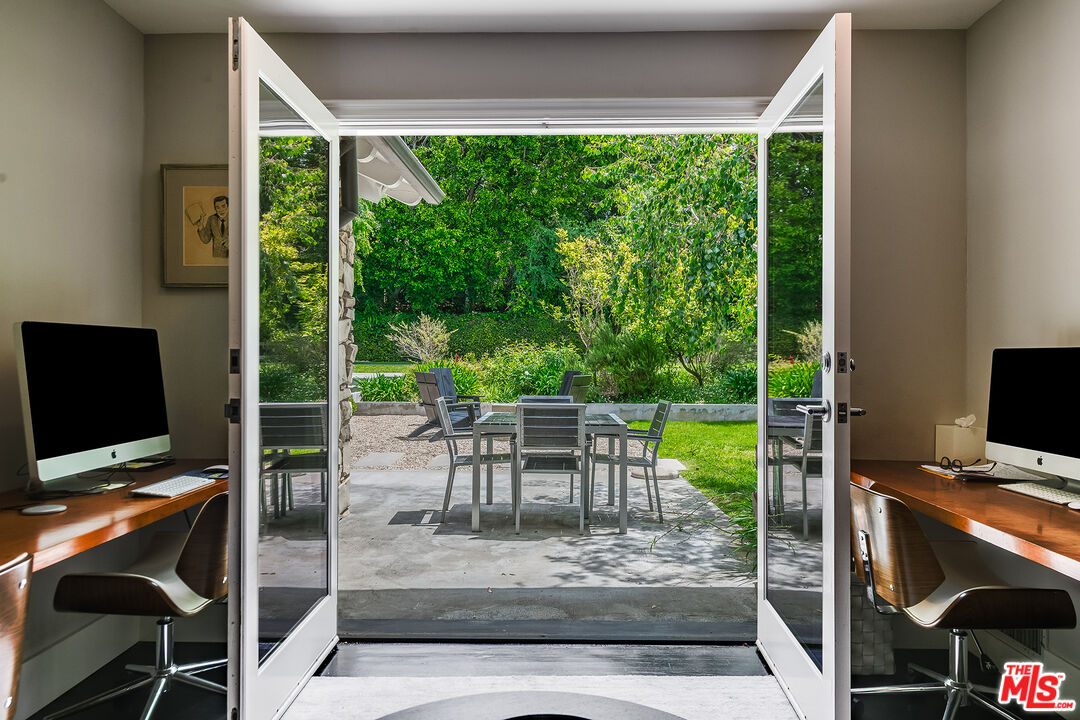 Los Angeles, California, 90077, United States, 5 Bedrooms Bedrooms, ,7 BathroomsBathrooms,Residential,For Sale,1827640