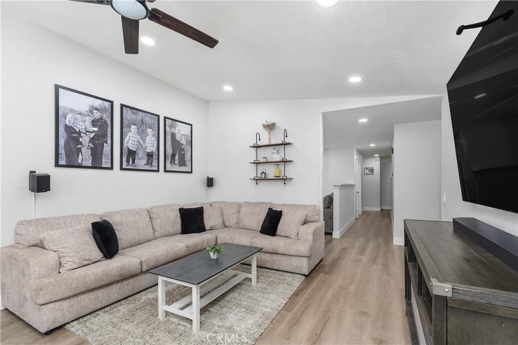 Jurupa Valley, California, 92509, United States, 4 Bedrooms Bedrooms, ,2 BathroomsBathrooms,Residential,For Sale,1987819