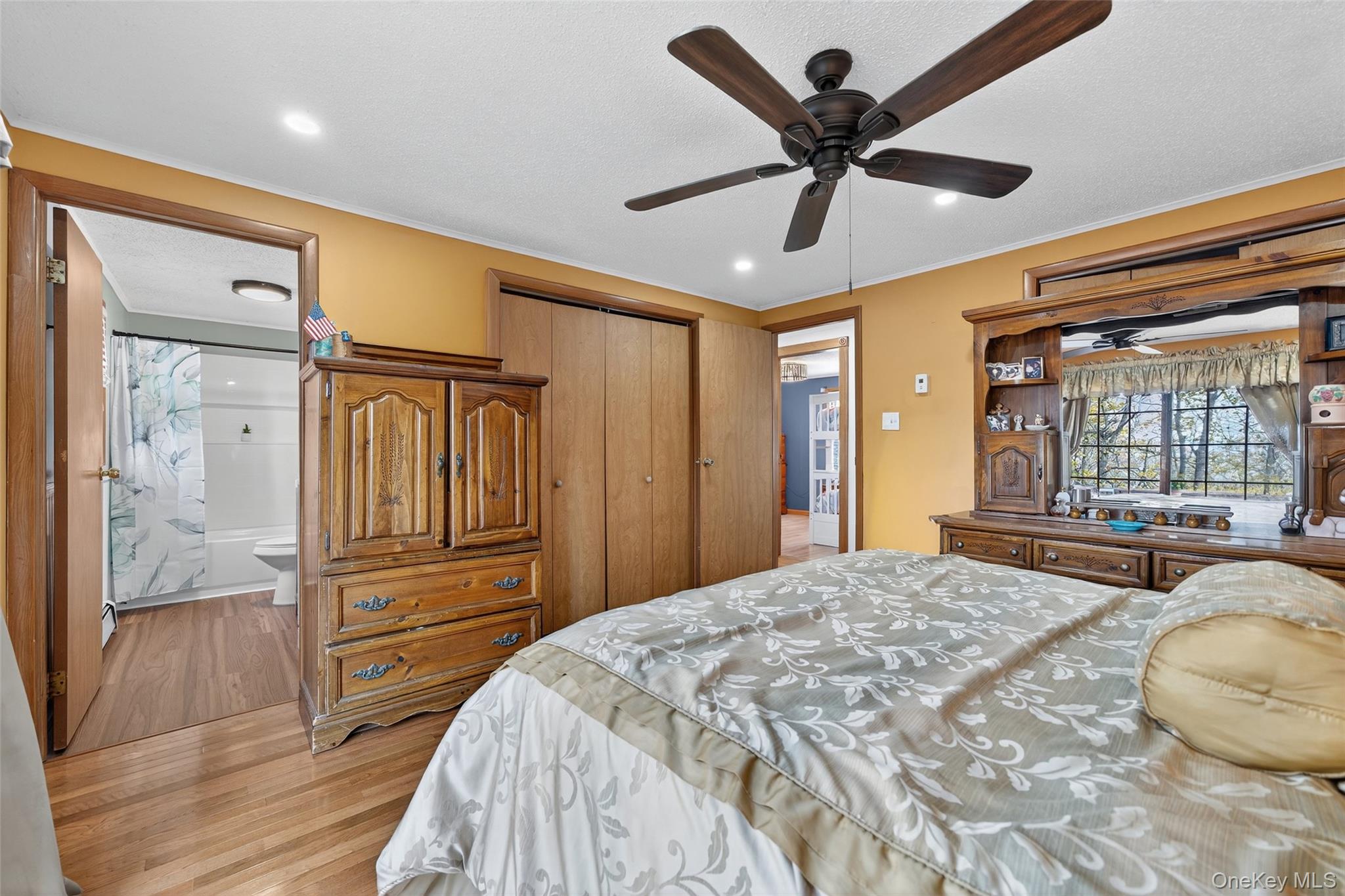 Wallkill, New York, 12589, United States, 4 Bedrooms Bedrooms, ,3 BathroomsBathrooms,Residential,For Sale,1989715