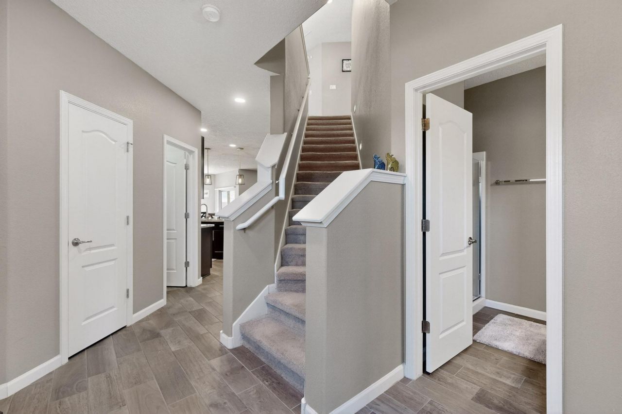 Rio Rancho, New Mexico, 87124, United States, 5 Bedrooms Bedrooms, ,3 BathroomsBathrooms,Residential,For Sale,1991836