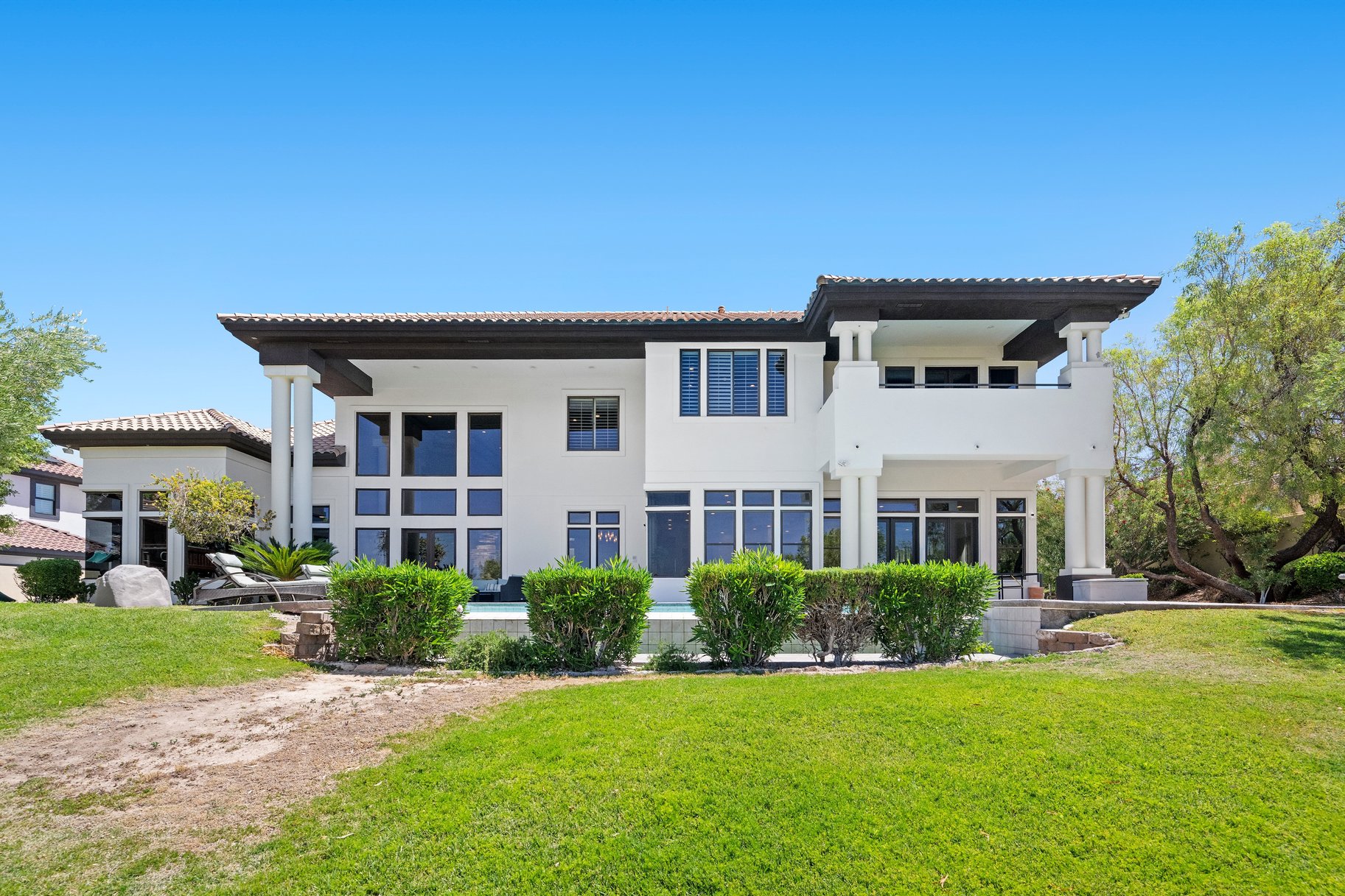 Grand Queensridge Estate on Nearly an Acre with Private Resort-Style Grounds - 物件實景