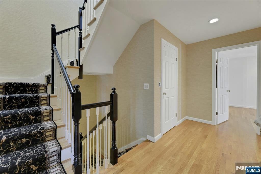 Park Ridge, New Jersey, 07656, United States, 3 Bedrooms Bedrooms, ,5 BathroomsBathrooms,Residential,For Sale,2001843