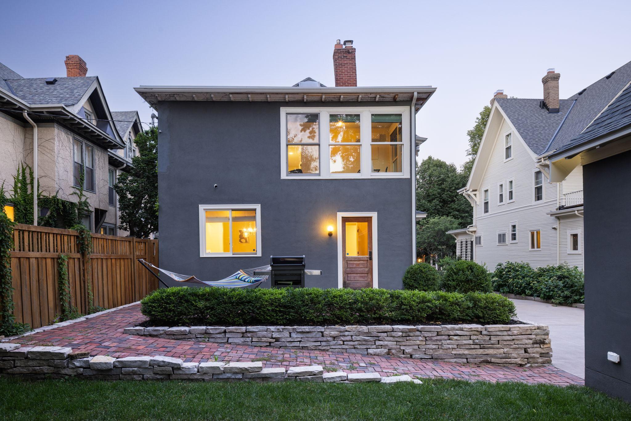 Minneapolis, Minnesota, 55403, United States, 3 Bedrooms Bedrooms, ,2 BathroomsBathrooms,Residential,For Sale,1901965