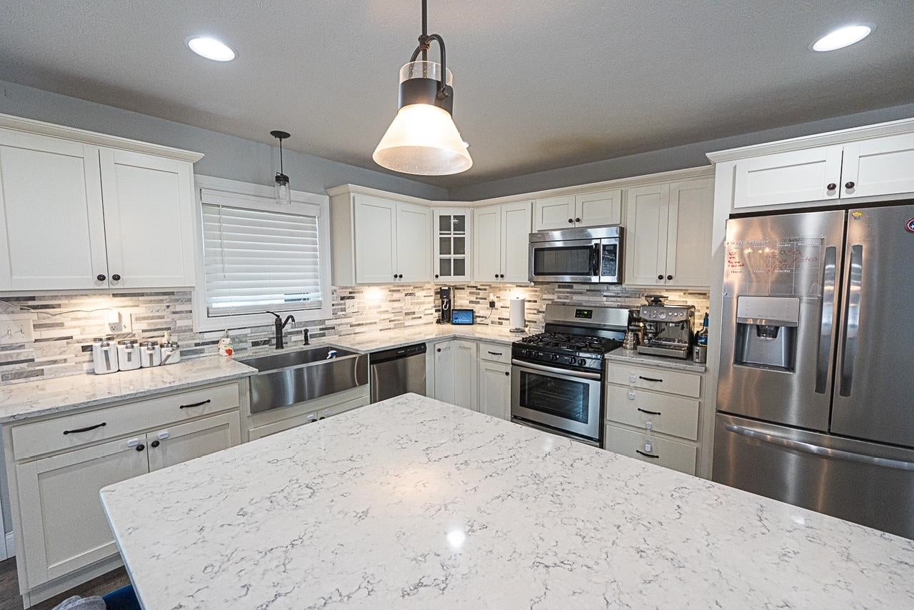 Proctorville, Ohio, 45669, United States, 5 Bedrooms Bedrooms, ,3 BathroomsBathrooms,Residential,For Sale,2049008