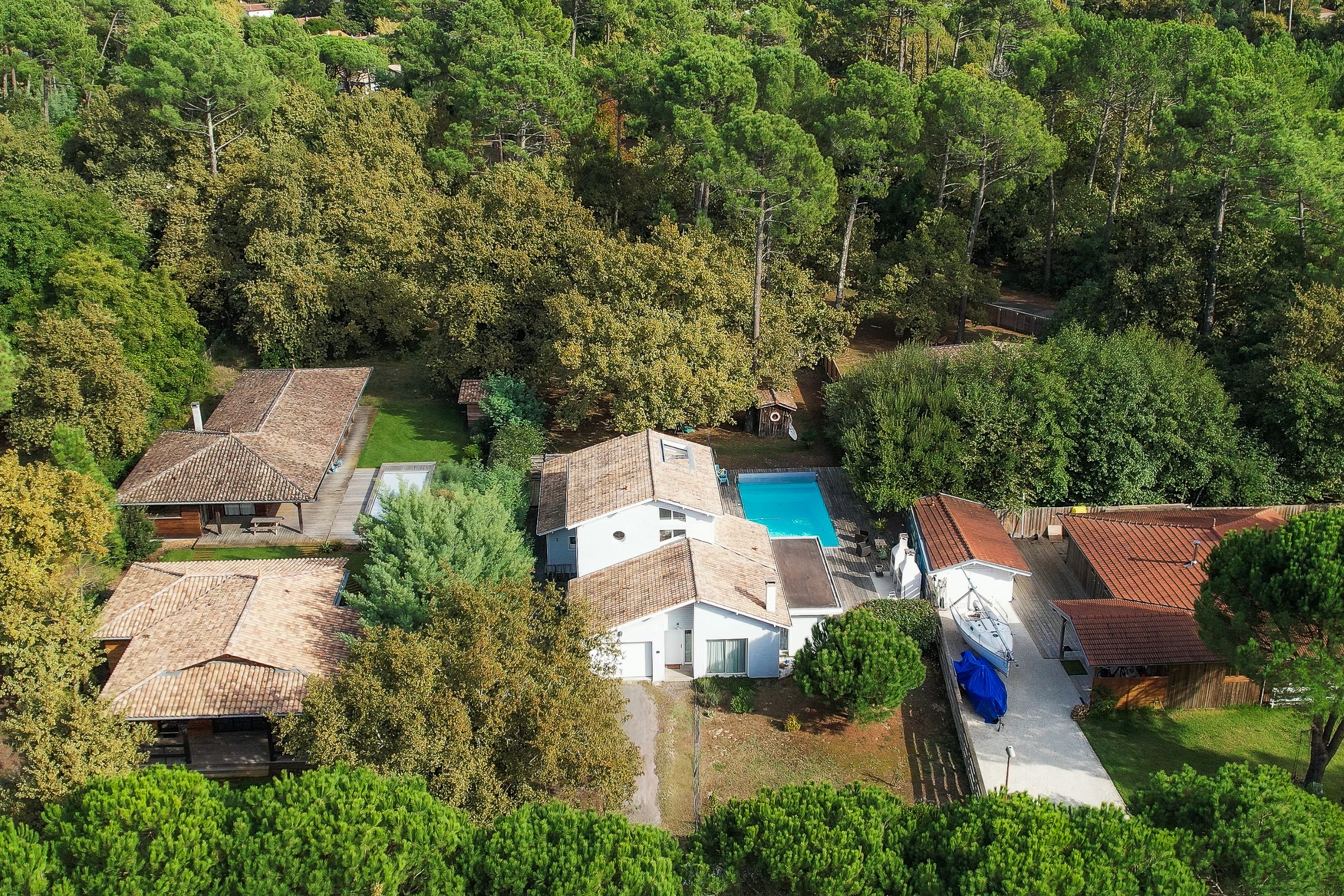  FAMILY HOME – 5 BEDROOMS – SWIMMING POOL – NEAR THE VILLAGE AND BEACHES - 物件實景