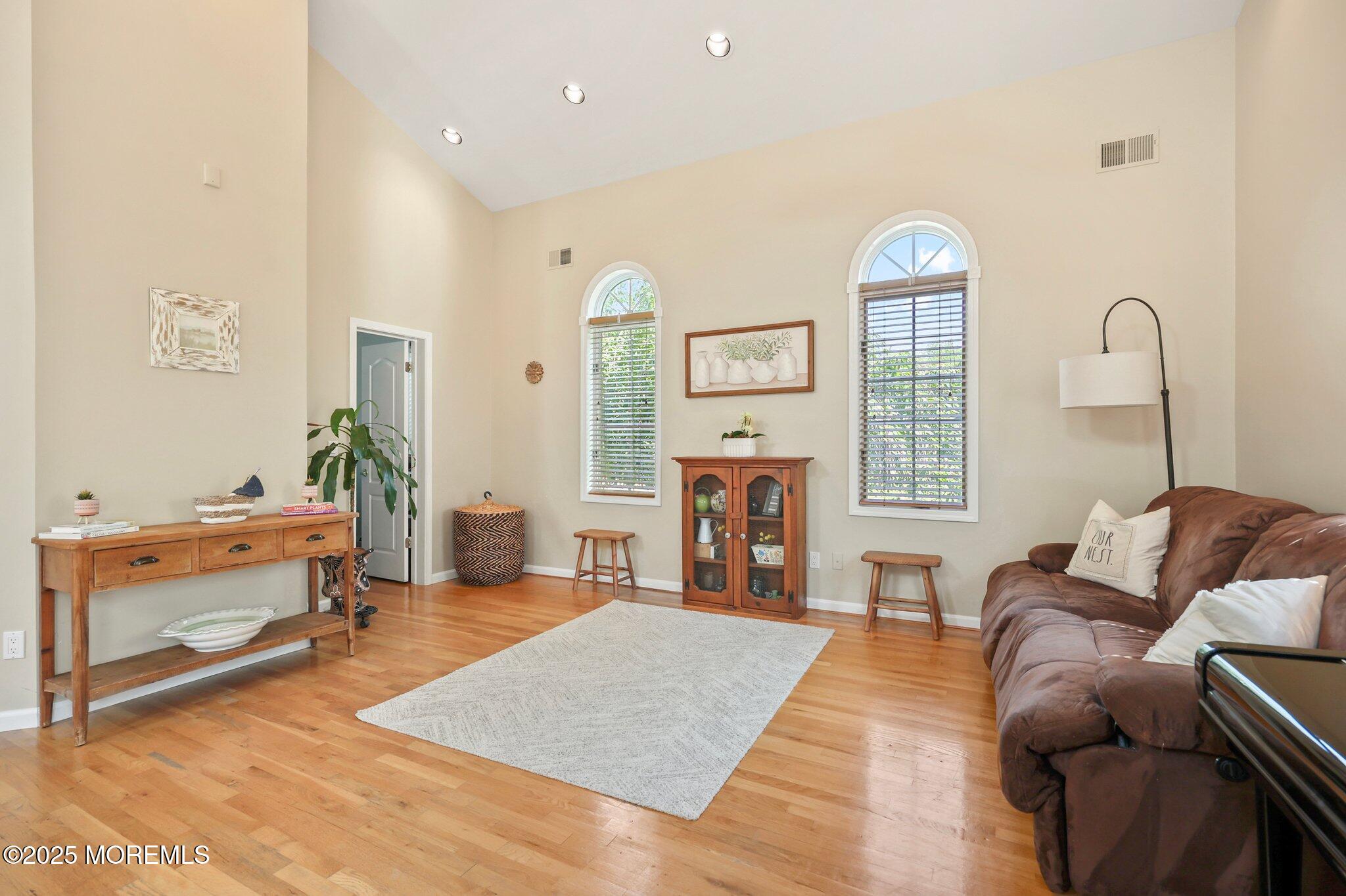 Manalapan, New Jersey, 07726, United States, 5 Bedrooms Bedrooms, ,7 BathroomsBathrooms,Residential,For Sale,1979083