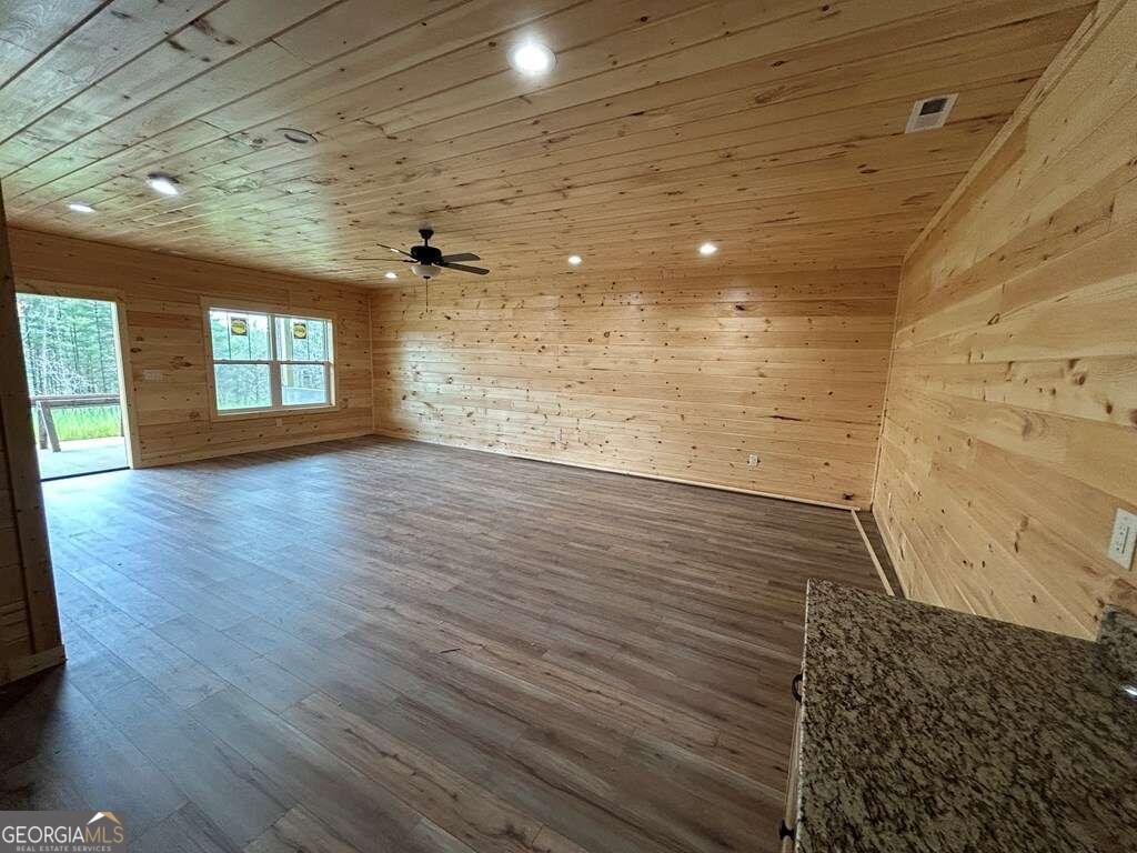 Mineral Bluff, Georgia, 30559, United States, 3 Bedrooms Bedrooms, ,3 BathroomsBathrooms,Residential,For Sale,1858884