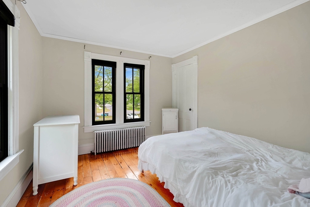 Longmeadow, Massachusetts, 01106, United States, 5 Bedrooms Bedrooms, ,2 BathroomsBathrooms,Residential,For Sale,1819173