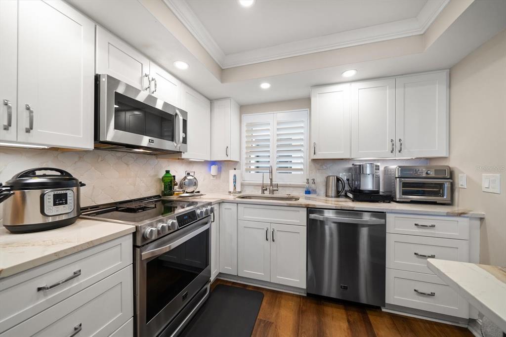 Clearwater Beach, Florida, 33767, United States, 2 Bedrooms Bedrooms, ,2 BathroomsBathrooms,Residential,For Sale,1912090