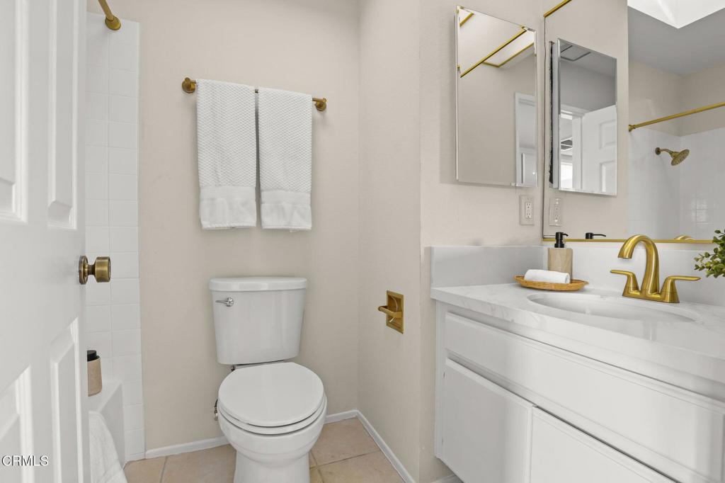 Pasadena, California, 91101, United States, 2 Bedrooms Bedrooms, ,2 BathroomsBathrooms,Residential,For Sale,1989436