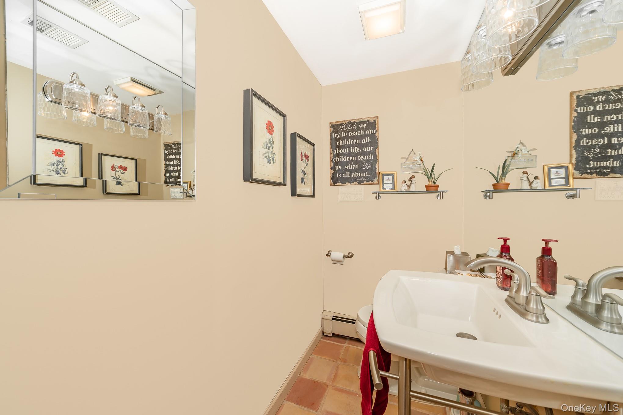 Smithtown, New York, 11787, United States, 5 Bedrooms Bedrooms, ,3 BathroomsBathrooms,Residential,For Sale,2001022