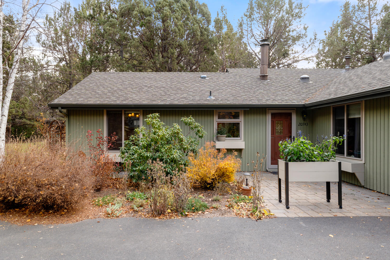 Bend, Oregon, 97702, United States, 2 Bedrooms Bedrooms, ,2 BathroomsBathrooms,Residential,For Sale,1991930