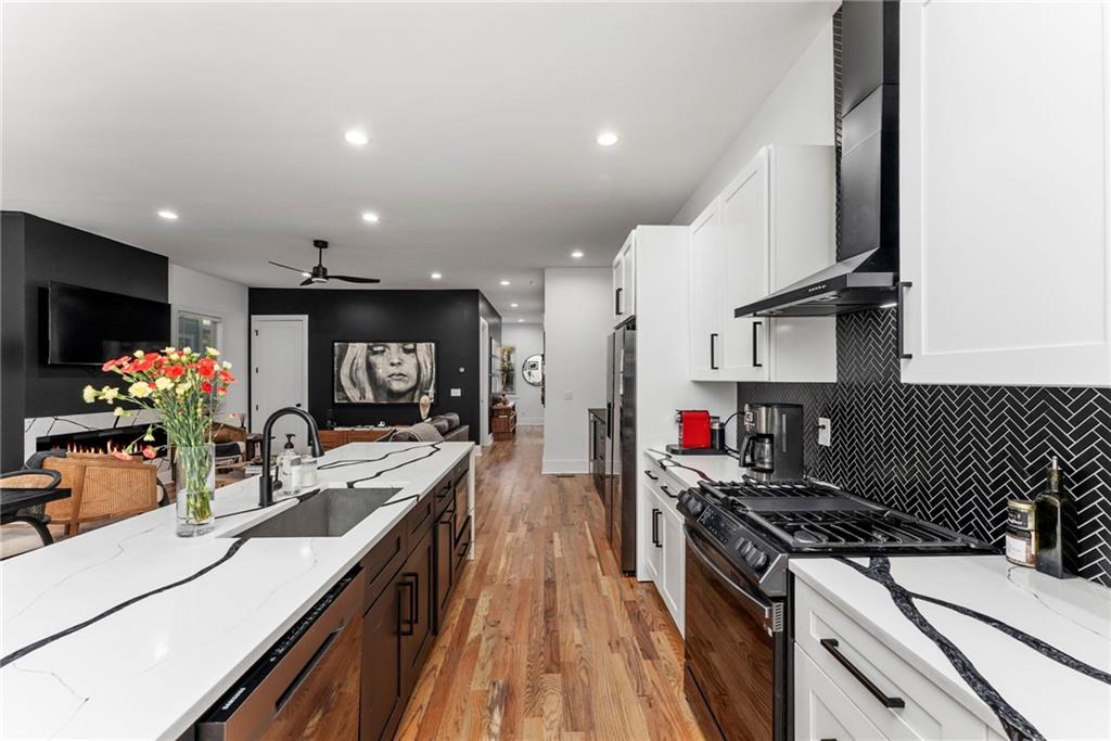 Atlanta, Georgia, 30317, United States, 5 Bedrooms Bedrooms, ,4 BathroomsBathrooms,Residential,For Sale,1989544