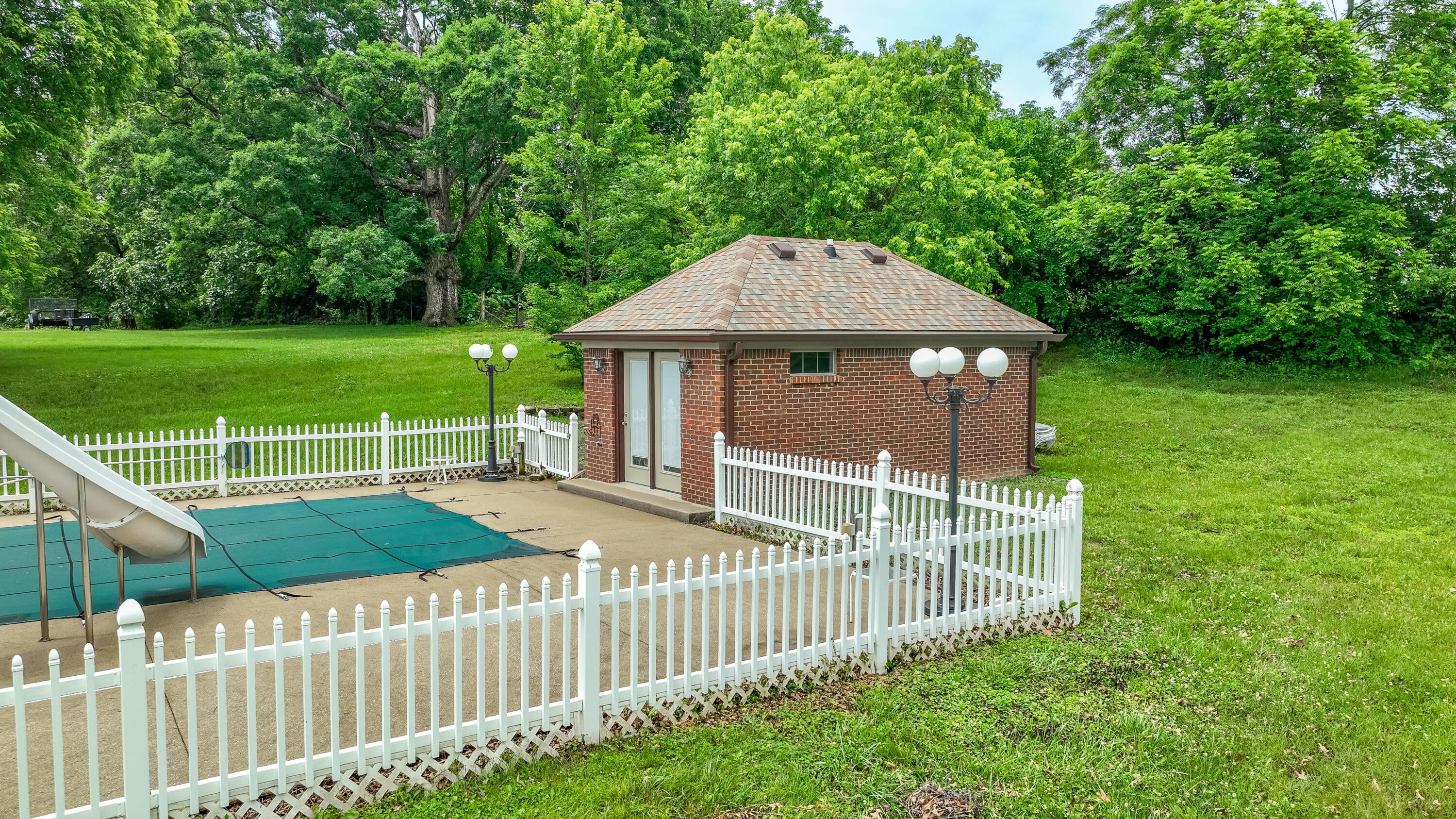 Richmond, Kentucky, 40475, United States, 3 Bedrooms Bedrooms, ,2 BathroomsBathrooms,Residential,For Sale,2047972