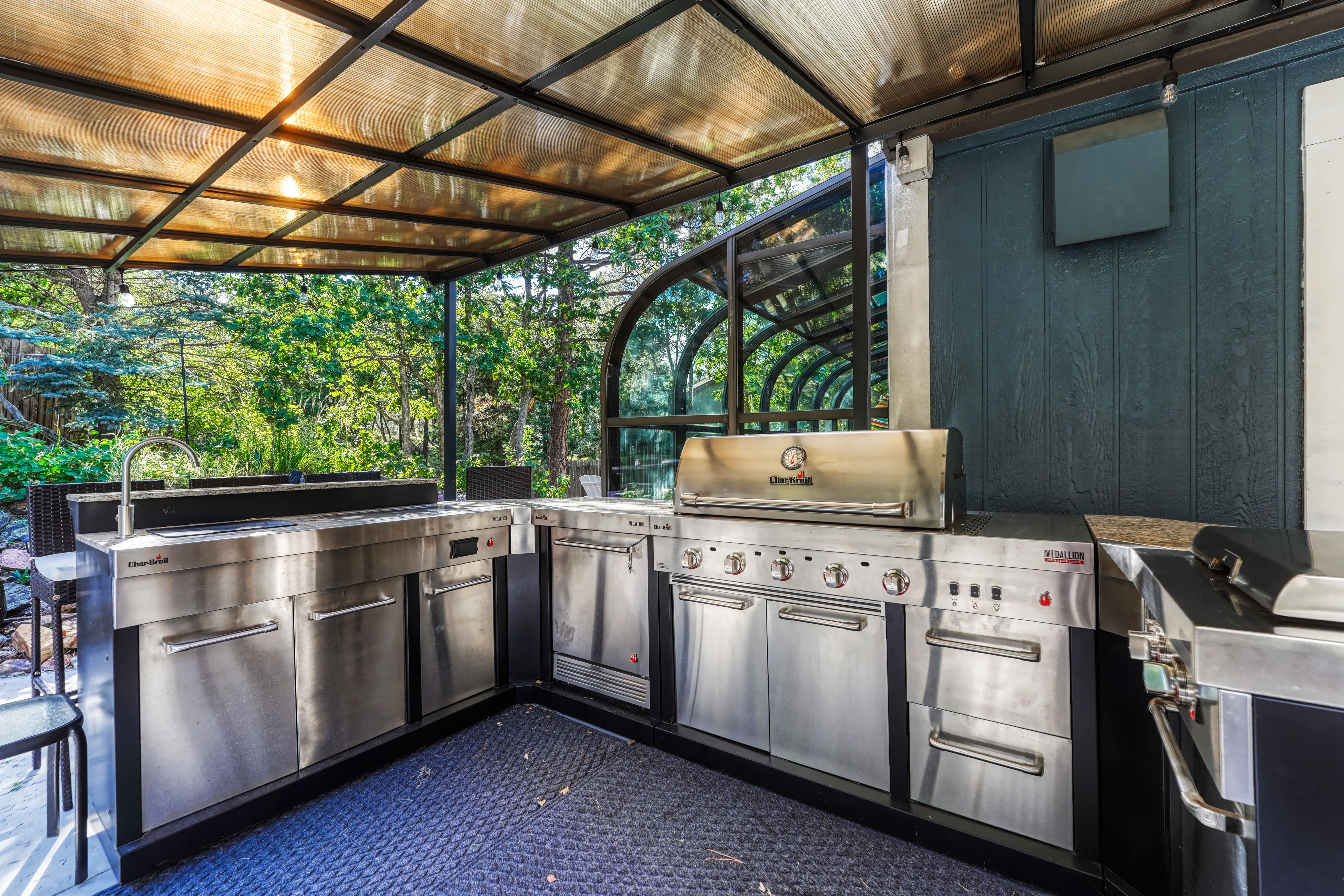  Renovated Ranch with Outdoor Living - 物件實景
