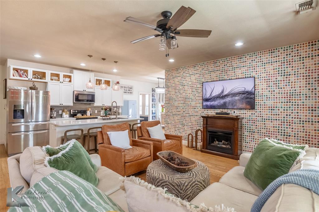 Buffalo Gap, Texas, 79508, United States, 5 Bedrooms Bedrooms, ,4 BathroomsBathrooms,Residential,For Sale,1918227