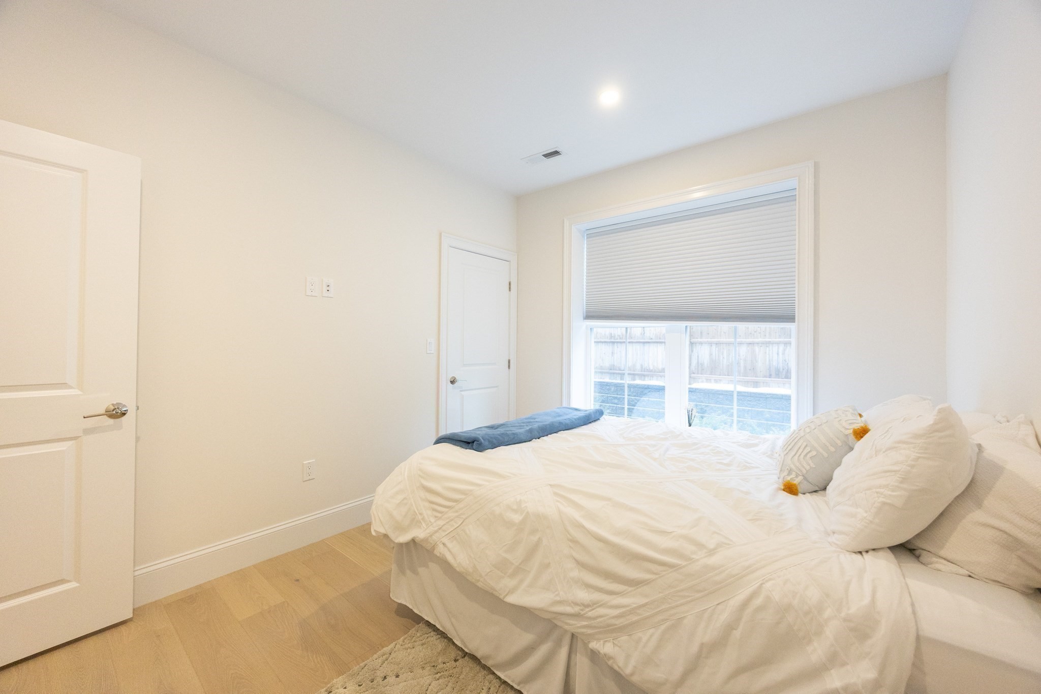 Boston, Massachusetts, 02134, United States, 3 Bedrooms Bedrooms, ,2 BathroomsBathrooms,Residential,For Sale,2034966