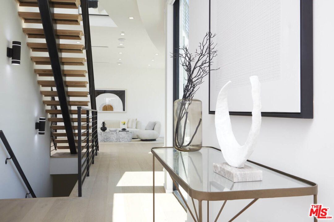 Culver City, California, 90230, United States, 4 Bedrooms Bedrooms, ,7 BathroomsBathrooms,Residential,For Sale,1804248