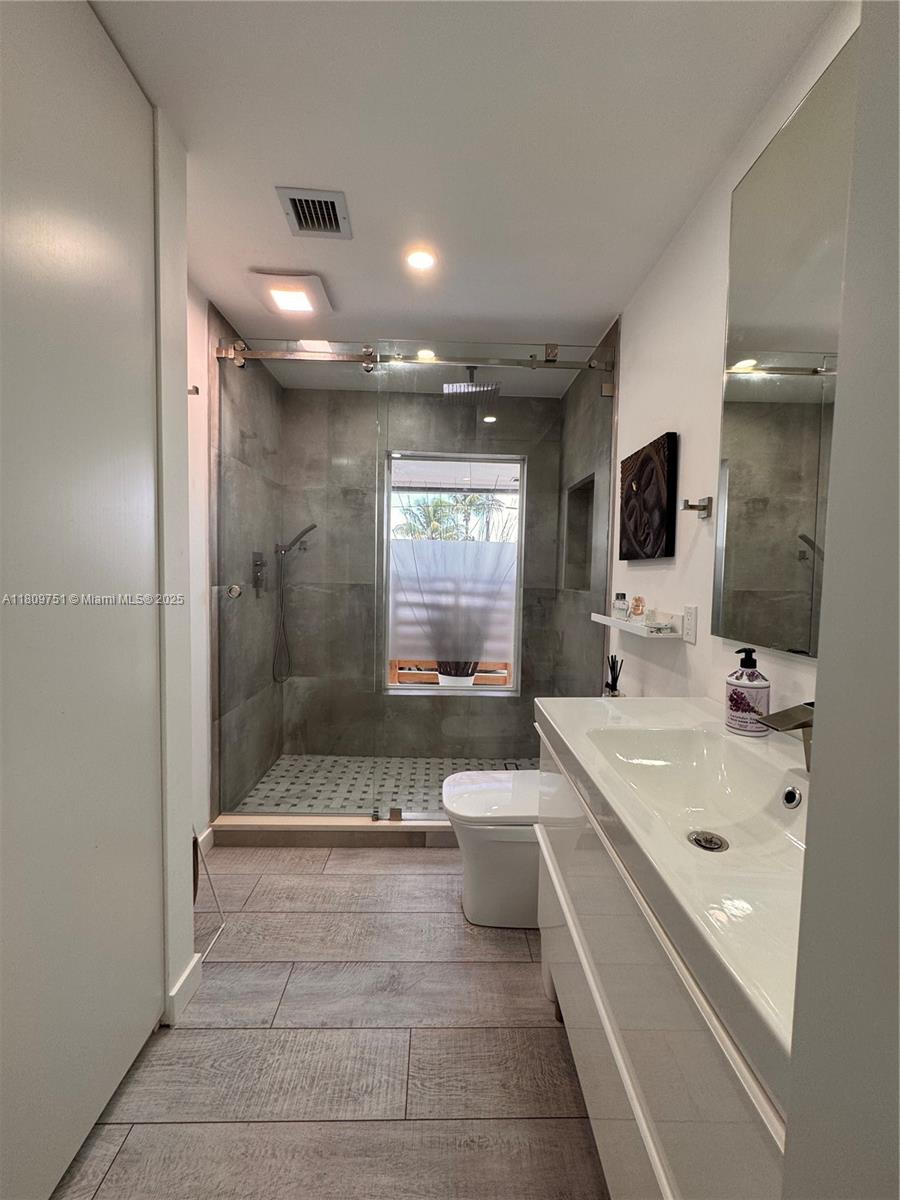 Pompano Beach, Florida, 33060, United States, 2 Bedrooms Bedrooms, ,2 BathroomsBathrooms,Residential,For Sale,1829168