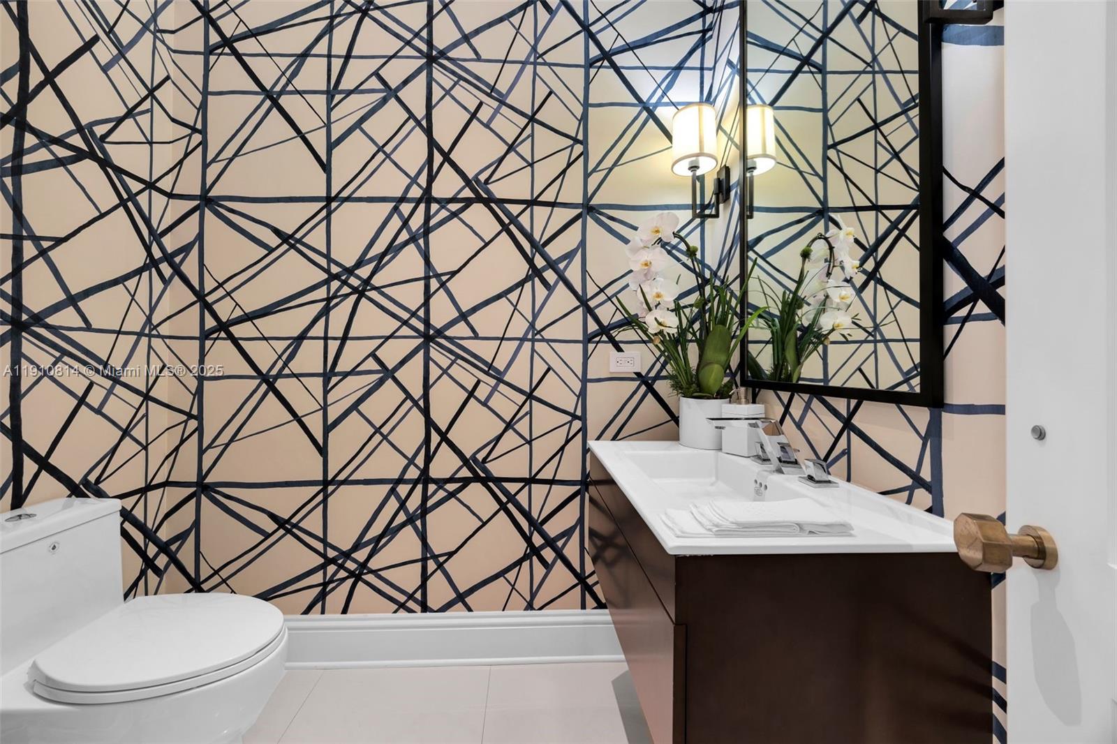 Coral Gables, Florida, 33133, United States, 3 Bedrooms Bedrooms, ,4 BathroomsBathrooms,Residential,For Sale,1989420