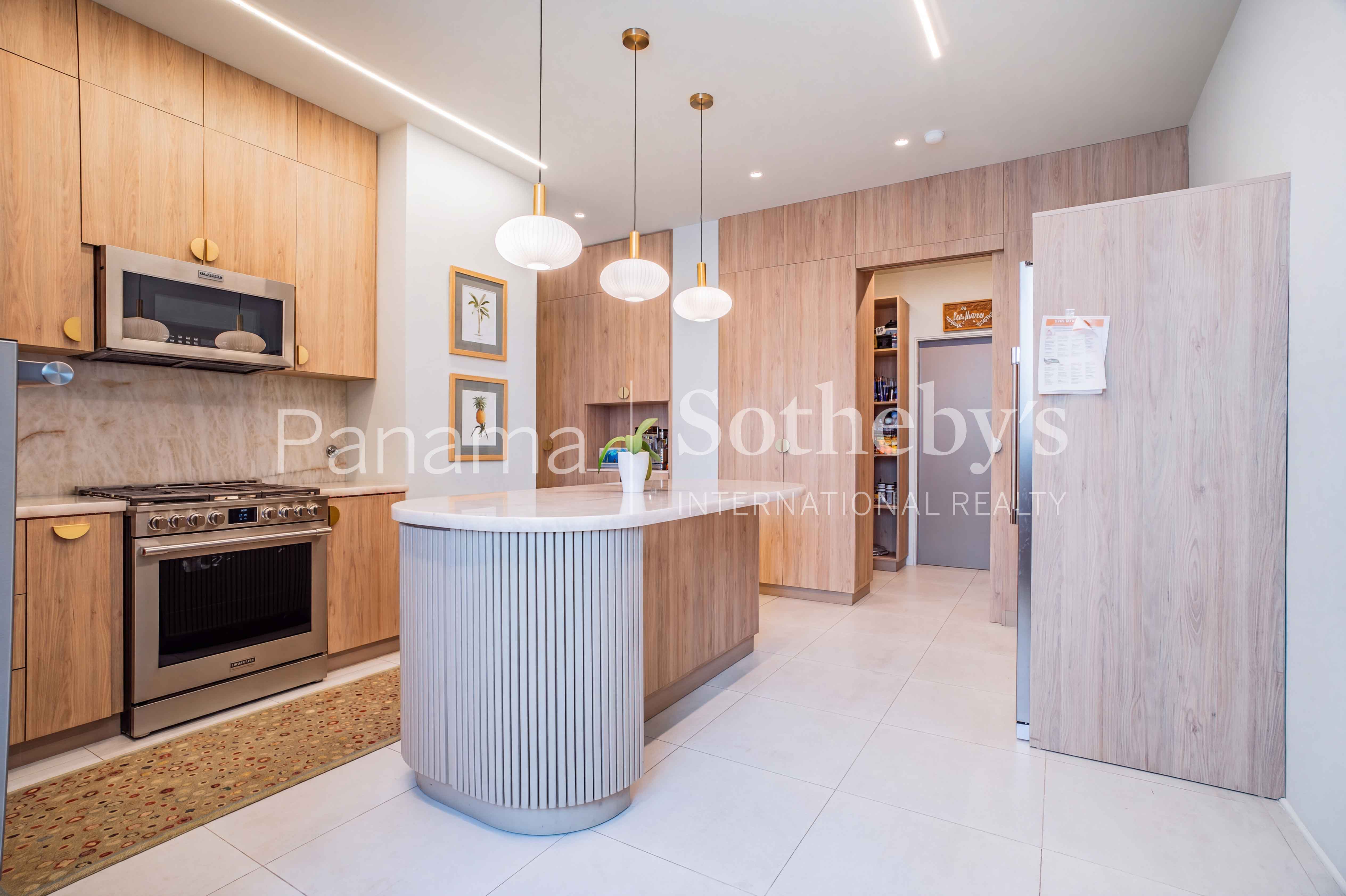  Four-Bedroom Full-Floor Penthouse with Private Jacuzzi  Regalia, Costa del Este - 物件實景