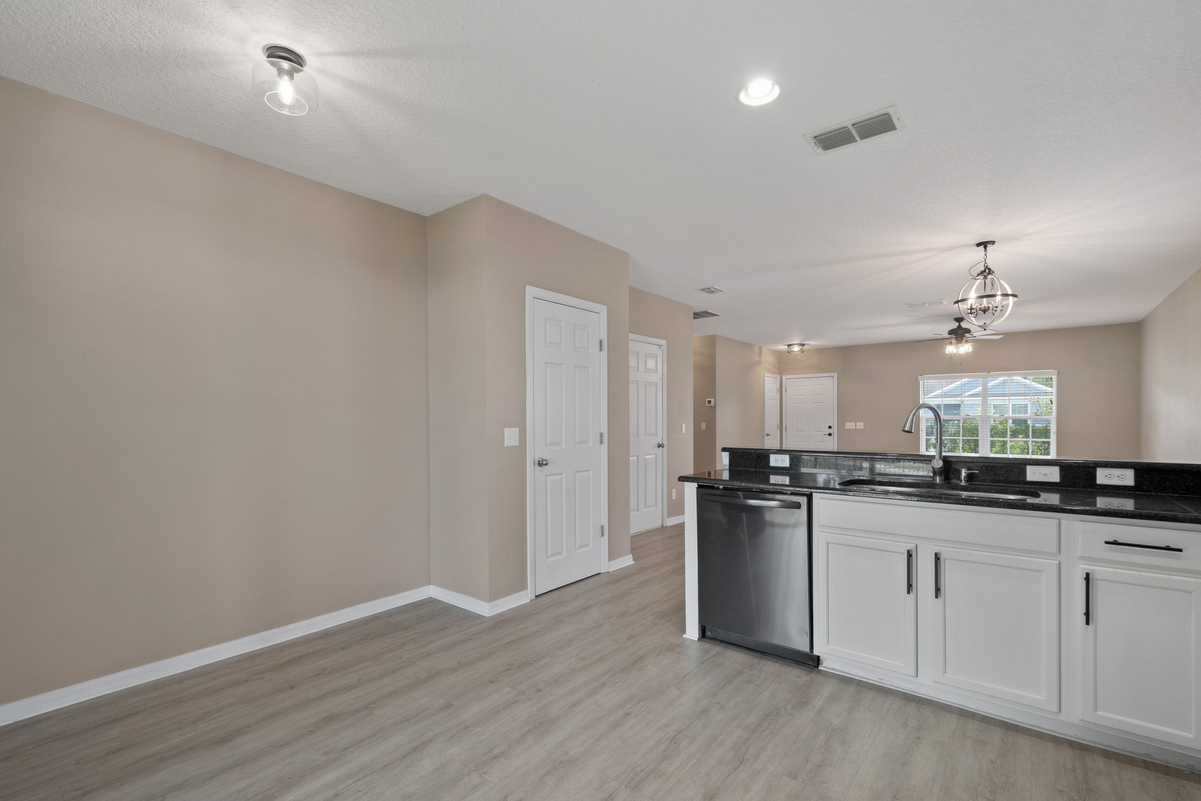 Winter Garden, Florida, 34787, United States, 5 Bedrooms Bedrooms, ,3 BathroomsBathrooms,Residential,For Sale,1935885
