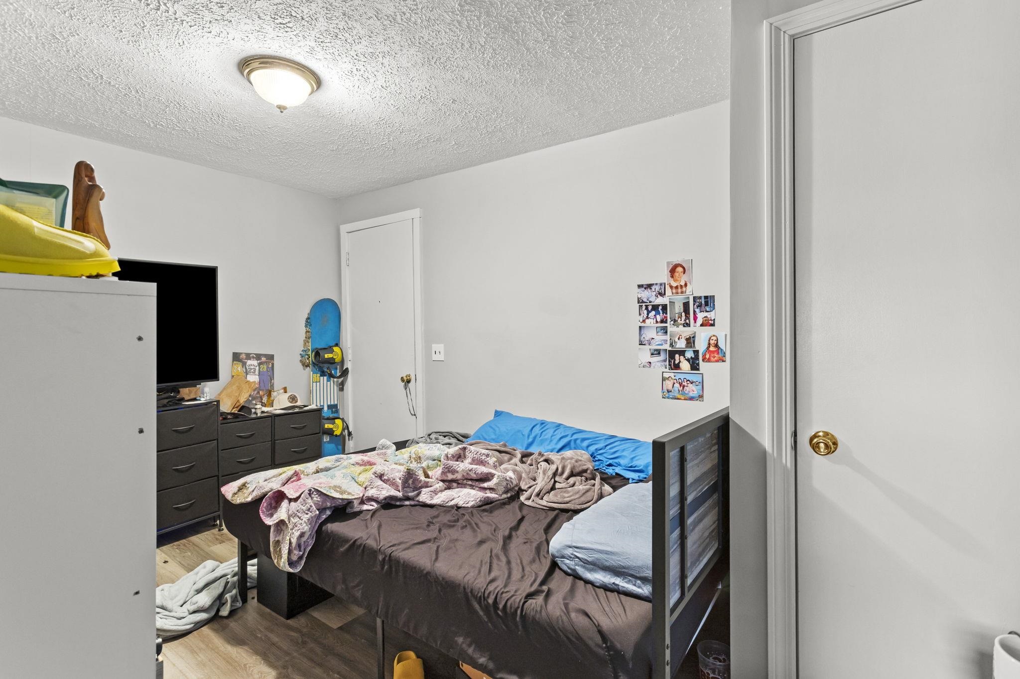 Manchester, New Hampshire, 03103, United States, ,3 BathroomsBathrooms,Residential,For Sale,1979681