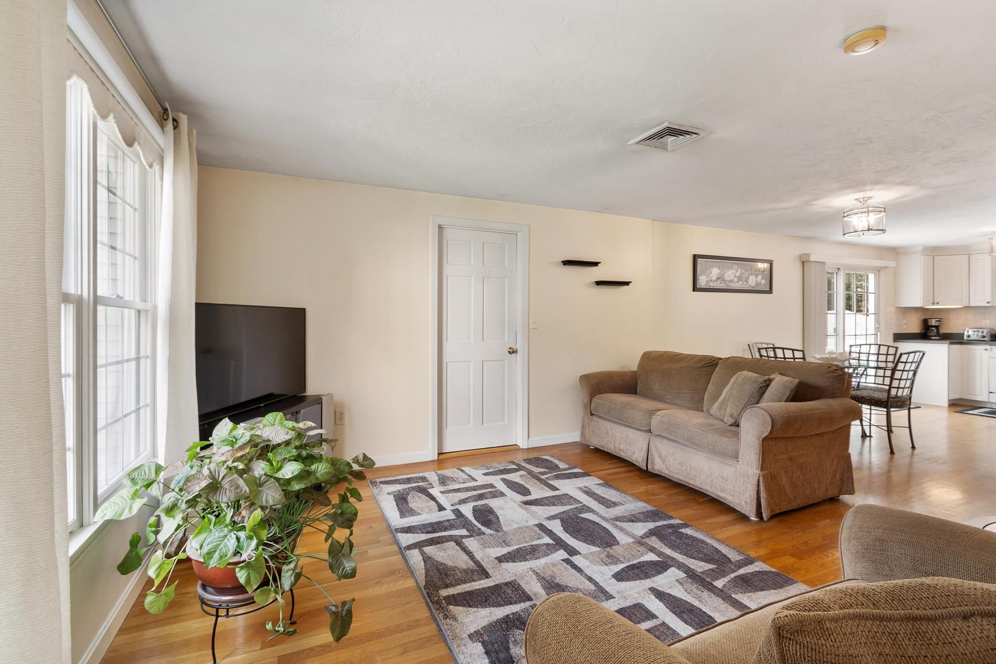  60 Wescott Circle, Tewksbury, MA, 01876 - 物件實景