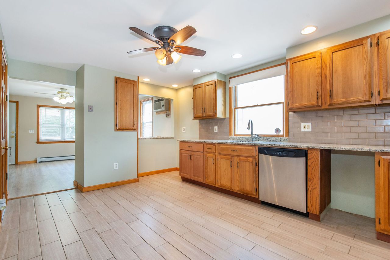 Harrison, New Jersey, 07029, United States, 2 Bedrooms Bedrooms, ,1 BathroomBathrooms,Residential,For Sale,1984057