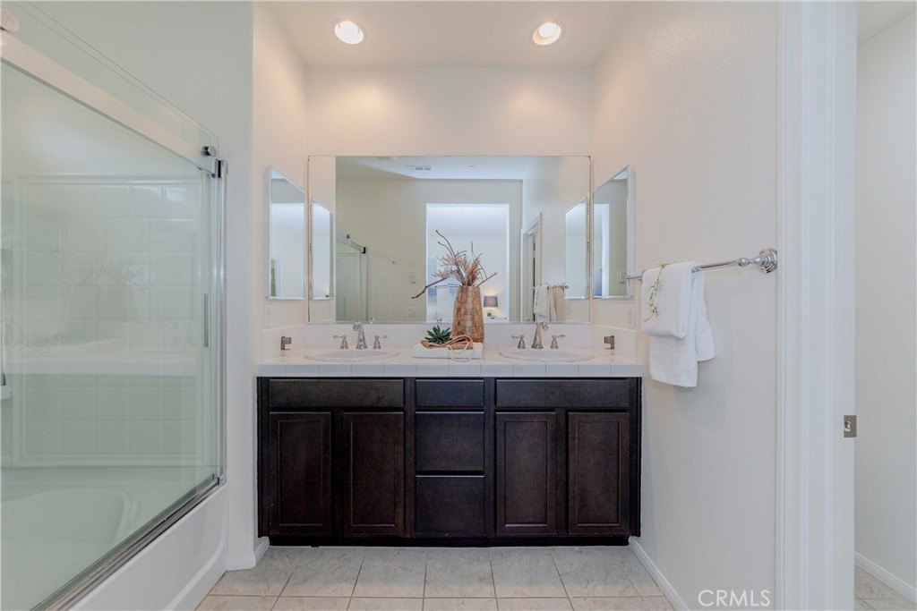 Santa Fe Springs, California, 90670, United States, 4 Bedrooms Bedrooms, ,3 BathroomsBathrooms,Residential,For Sale,1849059