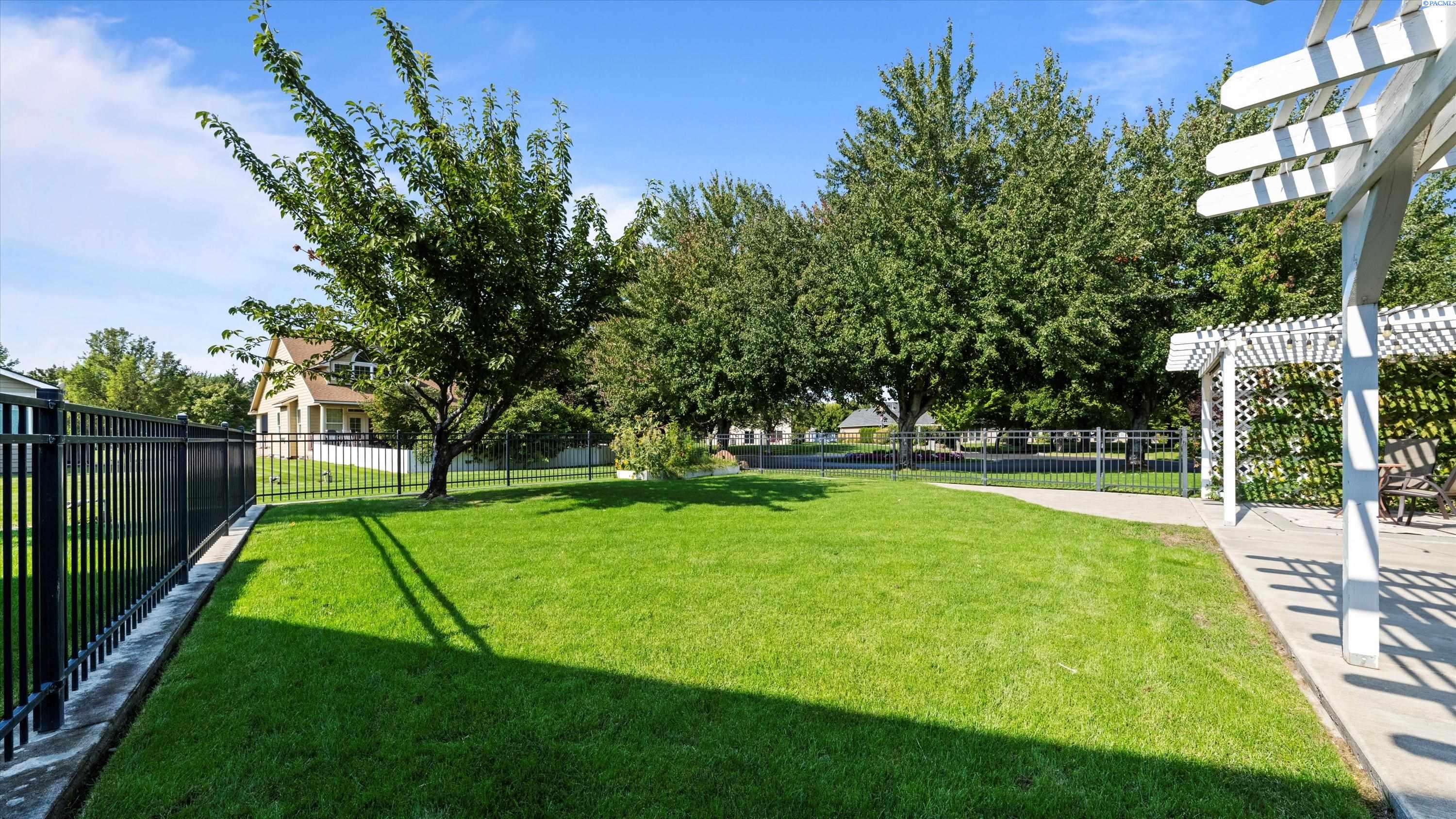 Pasco, Washington, 99301, United States, 4 Bedrooms Bedrooms, ,2 BathroomsBathrooms,Residential,For Sale,1956772