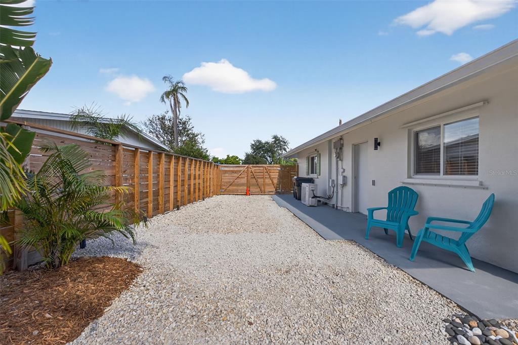 Sarasota, Florida, 34239, United States, 3 Bedrooms Bedrooms, ,2 BathroomsBathrooms,Residential,For Sale,1991192