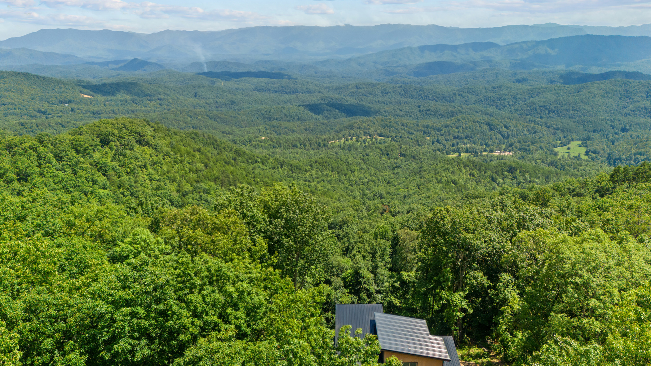 Sevierville, Tennessee, 37862, United States, 5 Bedrooms Bedrooms, ,6 BathroomsBathrooms,Residential,For Sale,1914652