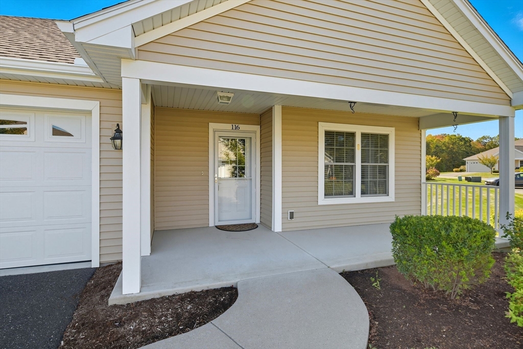 Wilbraham, Massachusetts, 01095, United States, 2 Bedrooms Bedrooms, ,2 BathroomsBathrooms,Residential,For Sale,1960738