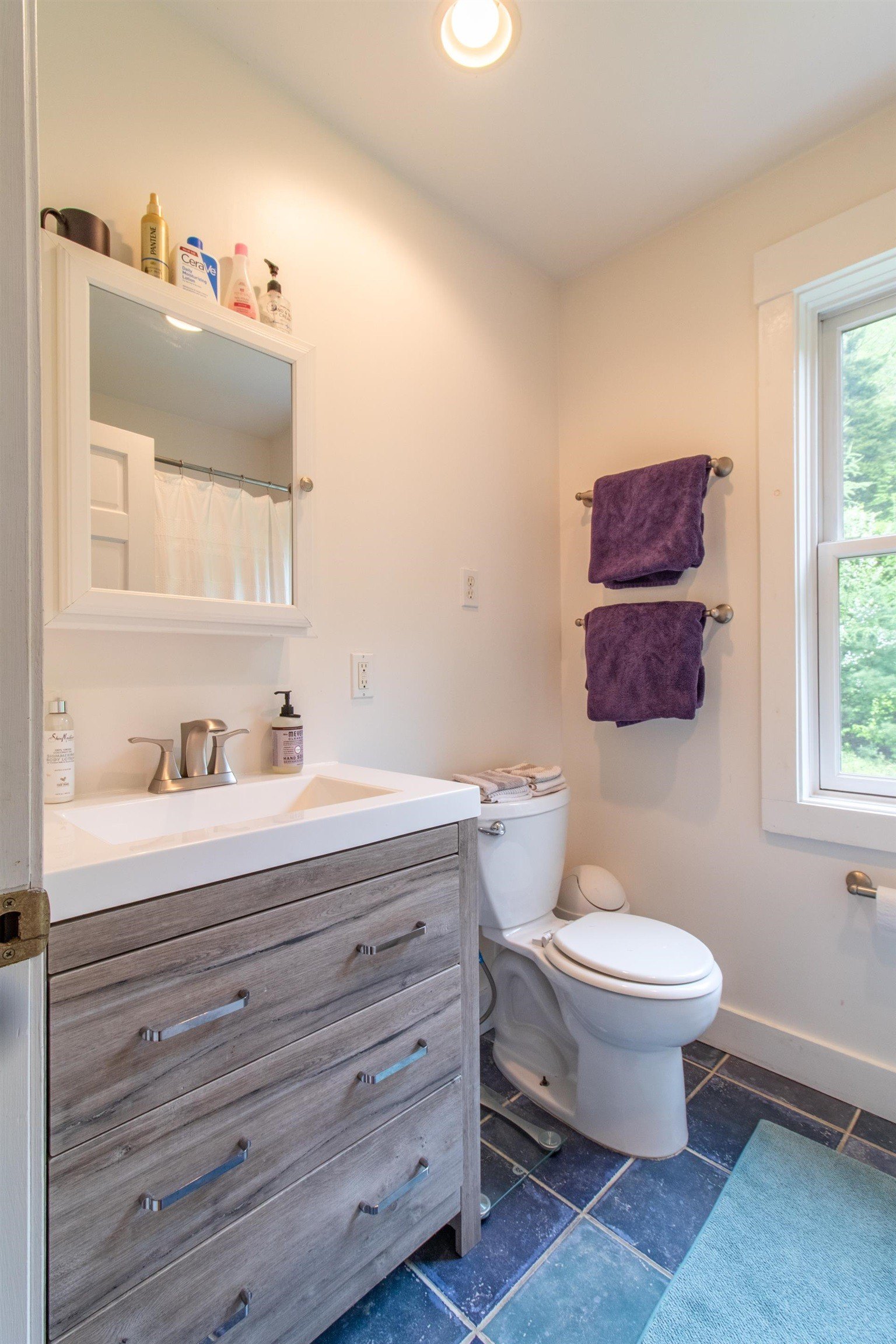 Kirby, Vermont, 05851, United States, 5 Bedrooms Bedrooms, ,3 BathroomsBathrooms,Residential,For Sale,2036584