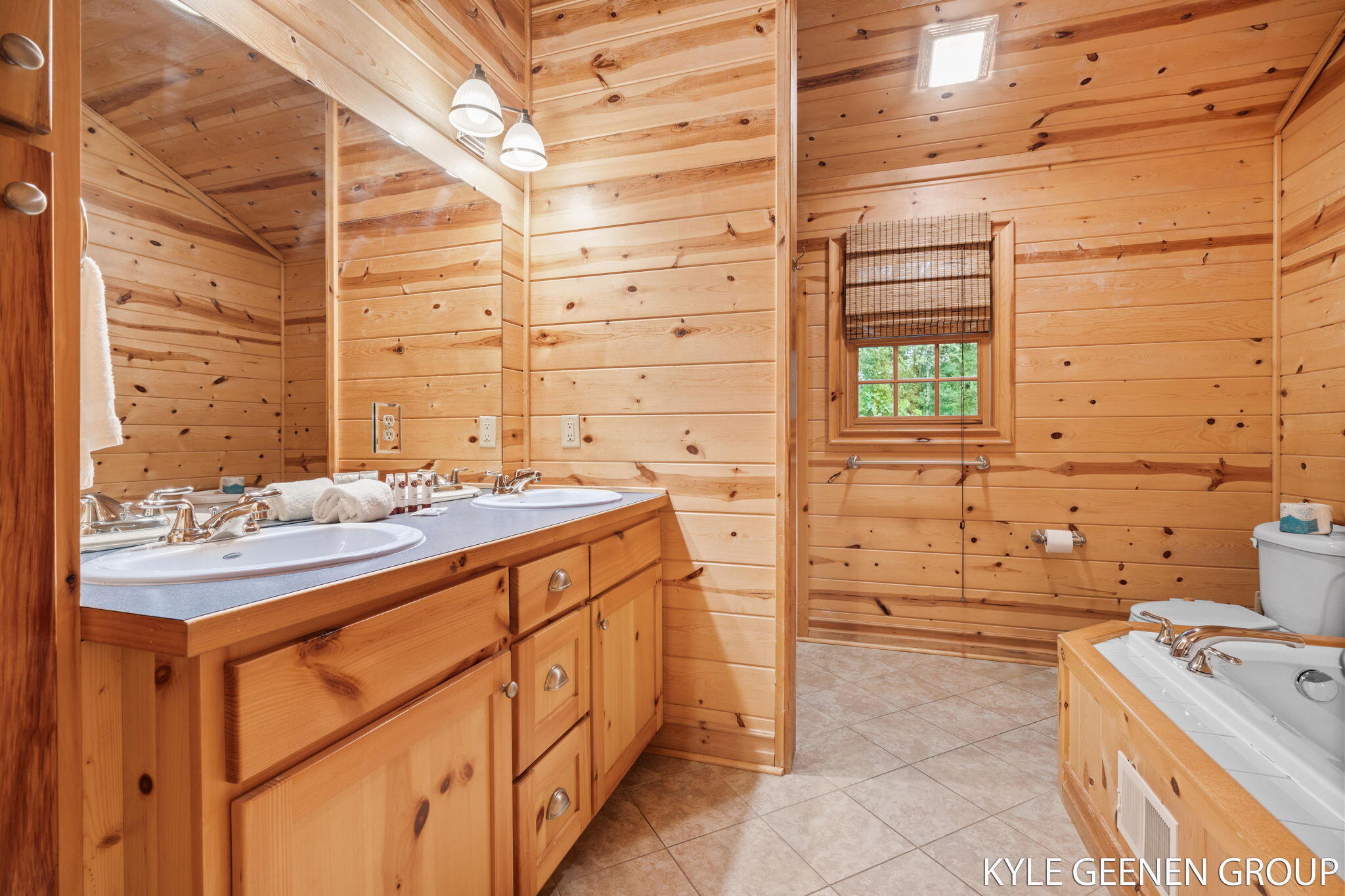 Saugatuck, Michigan, 49453, United States, 3 Bedrooms Bedrooms, ,2 BathroomsBathrooms,Residential,For Sale,1917281