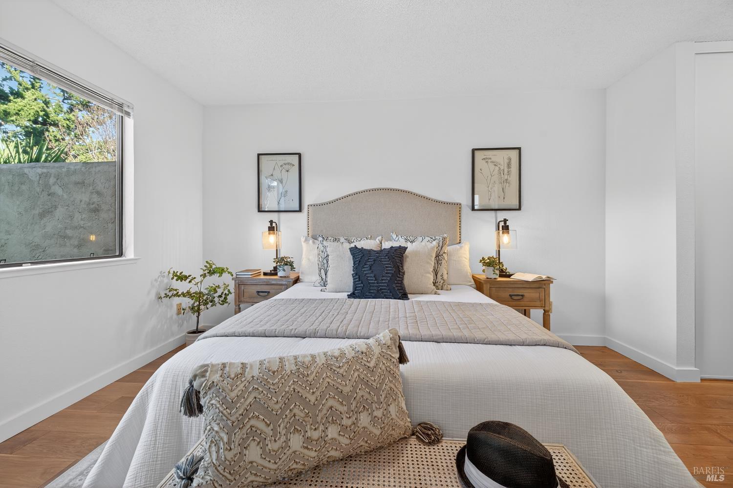 Sonoma, California, 95476, United States, 2 Bedrooms Bedrooms, ,2 BathroomsBathrooms,Residential,For Sale,2015978